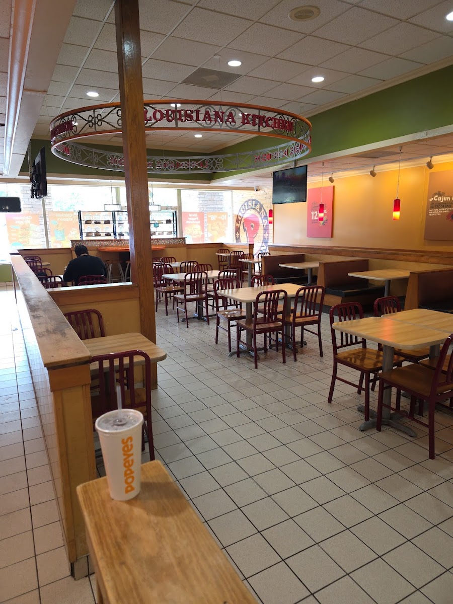 Popeyes Louisiana Kitchen-3